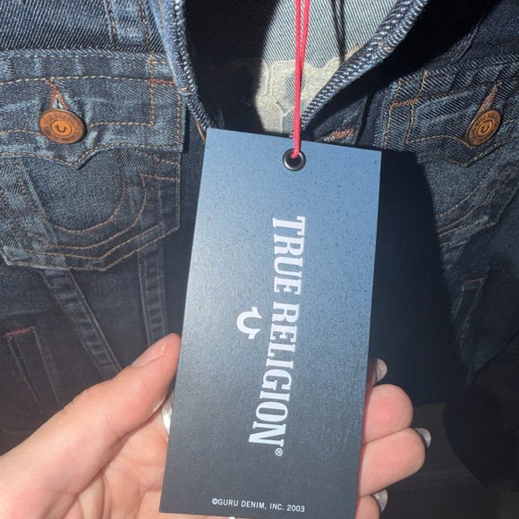 True Religion Embroidered Distressed Wash Denim Jacket. NWT - Picture 4 of 6